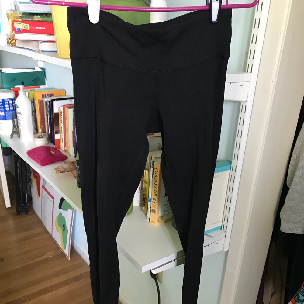 BLACK LULULEMON YOGA PANTS